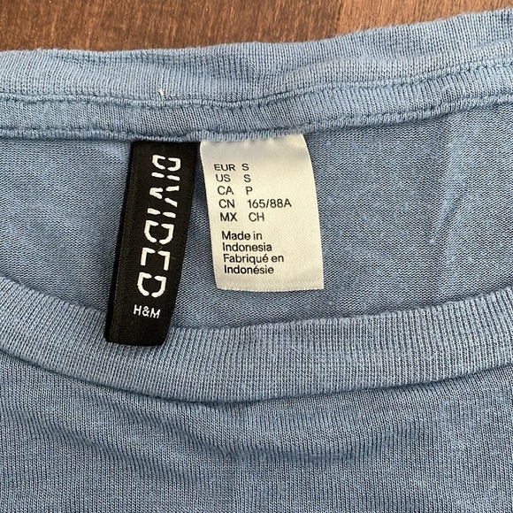 H&M California Tshirt - Picture 3 of 3